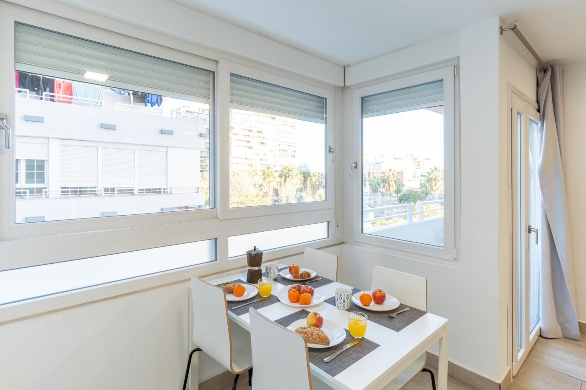 Torre Cervantes, Moderno, Luminoso, A 5 Min De La Playa Apartment *